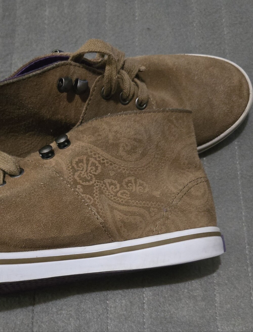 Vans Chukka Brown Suede Paisley High Top Sneakers Purple Sole Women's Size 6.5